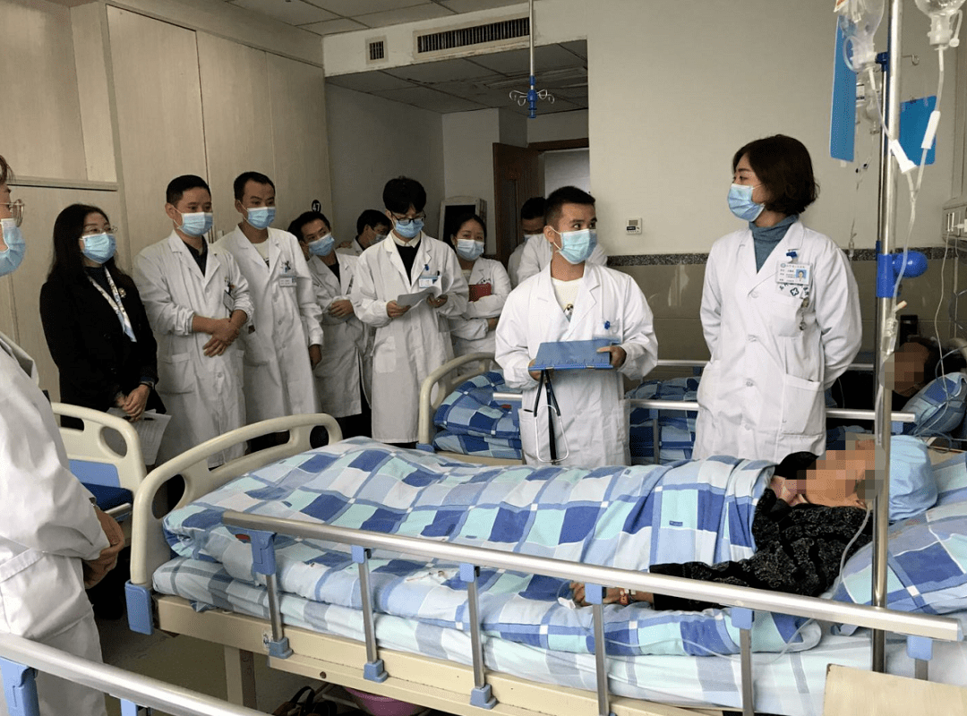 包含今晨突围战来临,摩纳哥围绕社区盾完成体检,态度坚定,医务组通报恢复的词条 包含今晨突围战来临,摩纳哥围绕社区盾完成体检,态度坚定,医务组通报恢复的词条