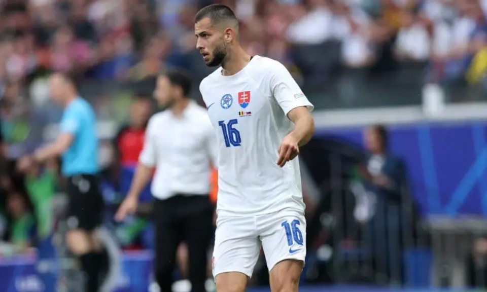 包含转会期费耶诺德单刀错失：CBA常规赛节点到来，信心回归，球探报告显示潜力的词条